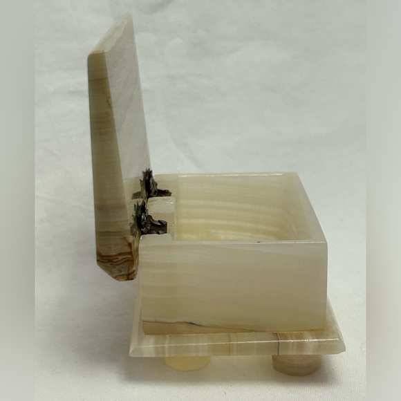 Set 3 trinkets for home decorJadeite stone grapes Stain glass butterfly Onyx box - Picture 10 of 13